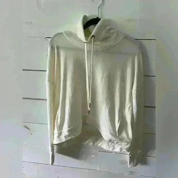 Sweaty Betty Sweaters - Sweaty Betty Womens Funnel Neck Harmonise Luxe Sweatshirt Ivory Fleece, size 10